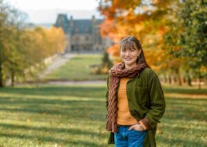 Senior photo session with a senior girl taken at the Biltmore Estate.