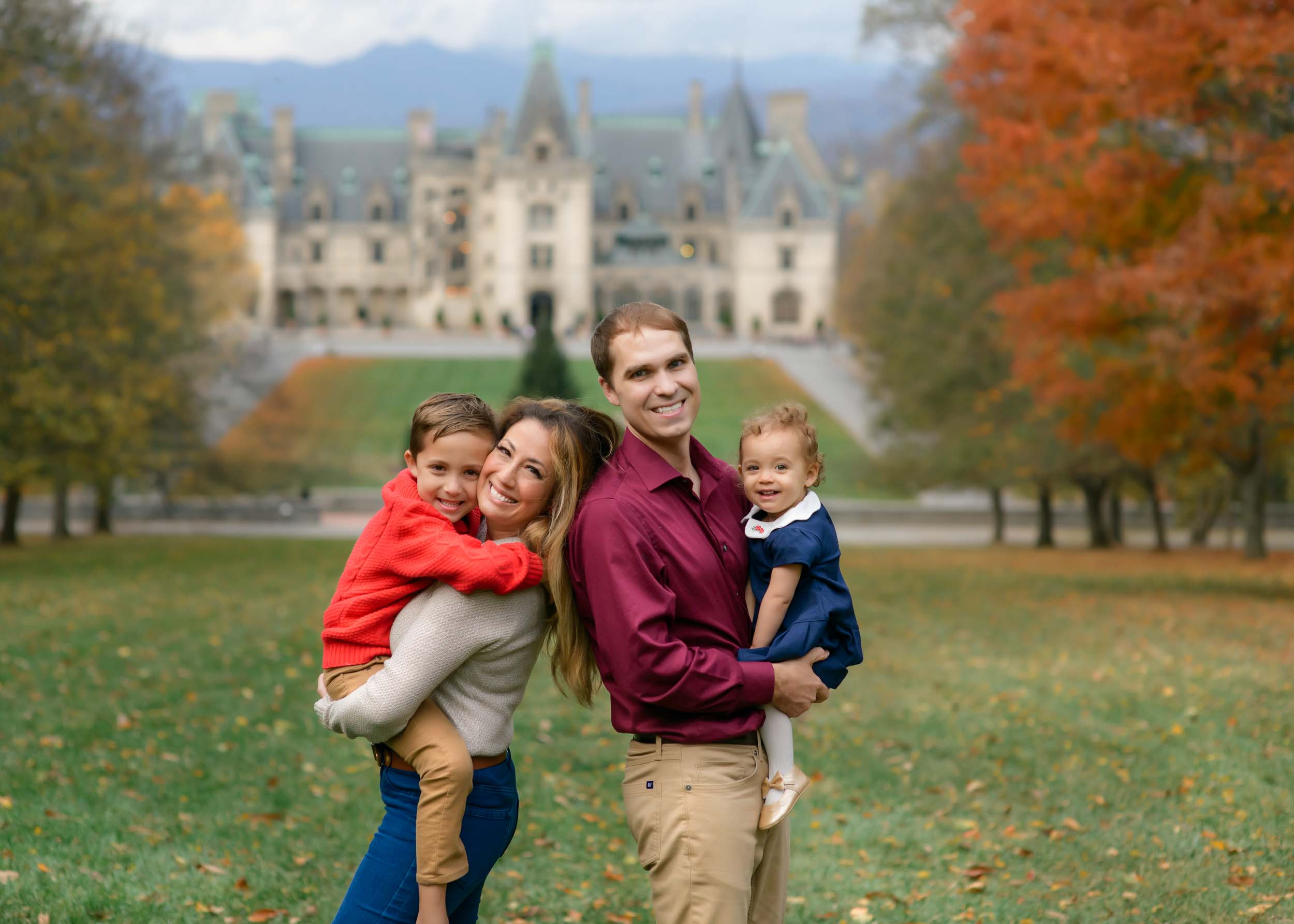 Fall family photo at the Biltmore Estate, Asheville.