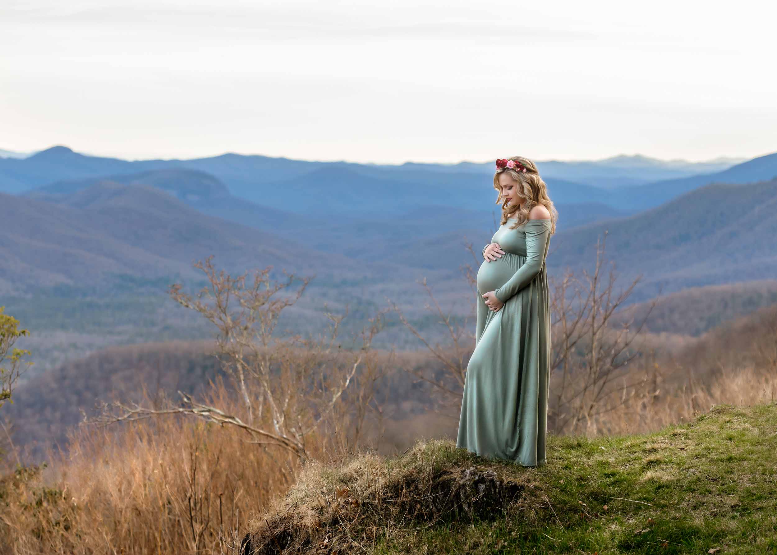 Mountain maternity photography on Blue Ridge Parkway.