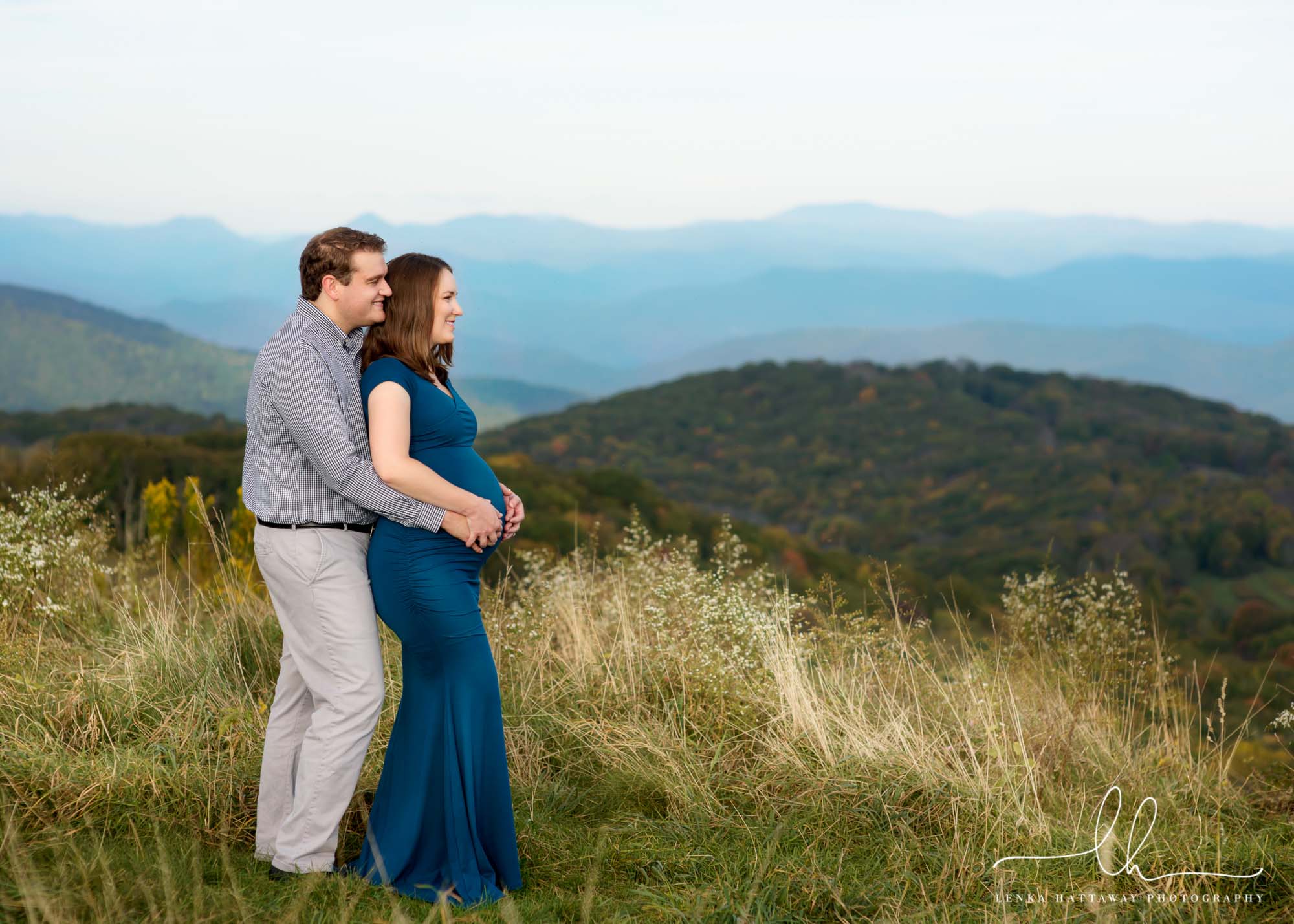 Pregnancy photo from a photo session on a mountain top.
