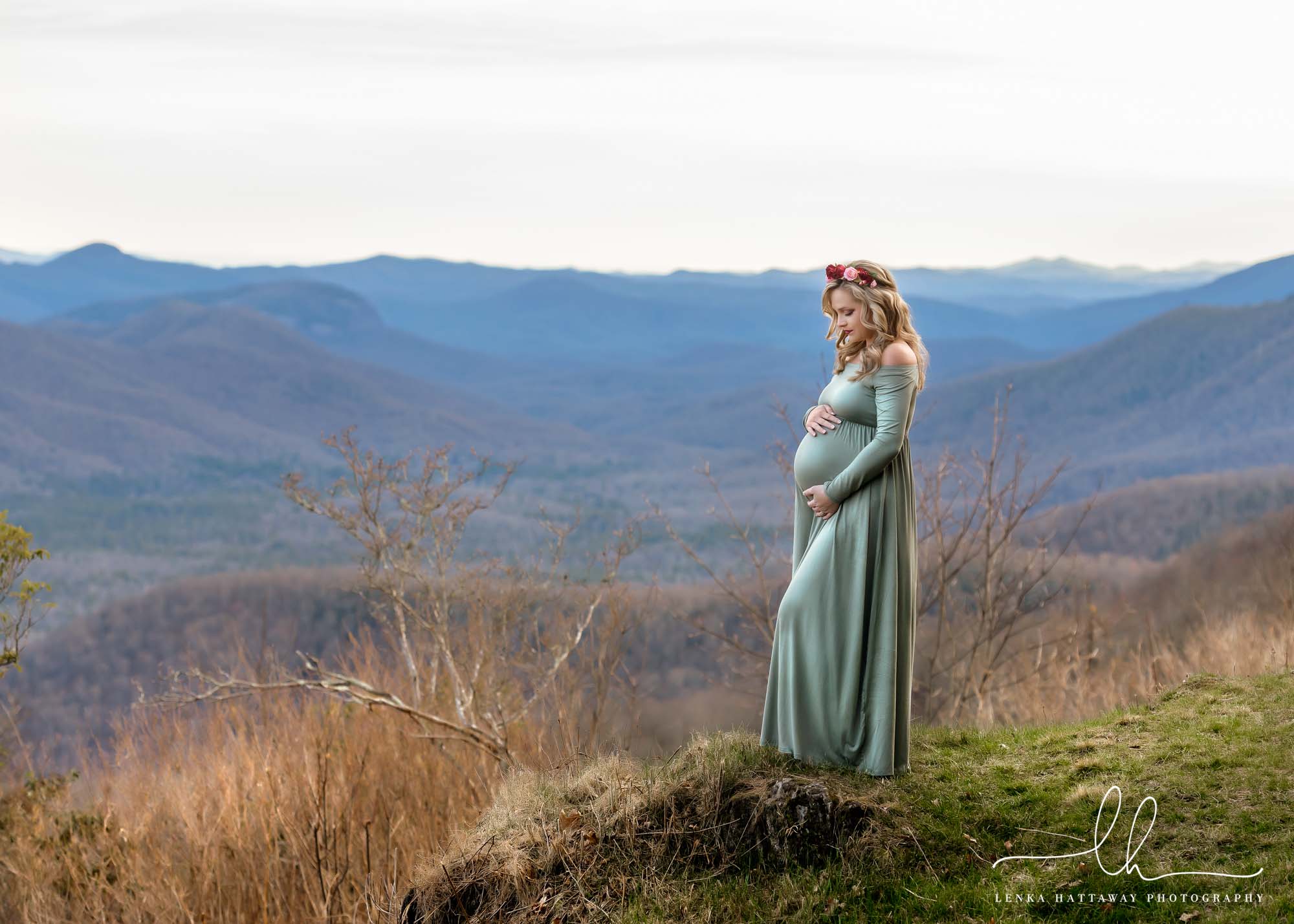 Maternity picture in the mountains.